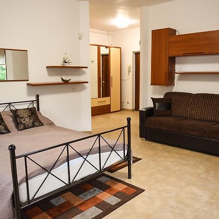 Modern Apartment Near City Center คลูจ-นาโปกา ภายนอก รูปภาพ